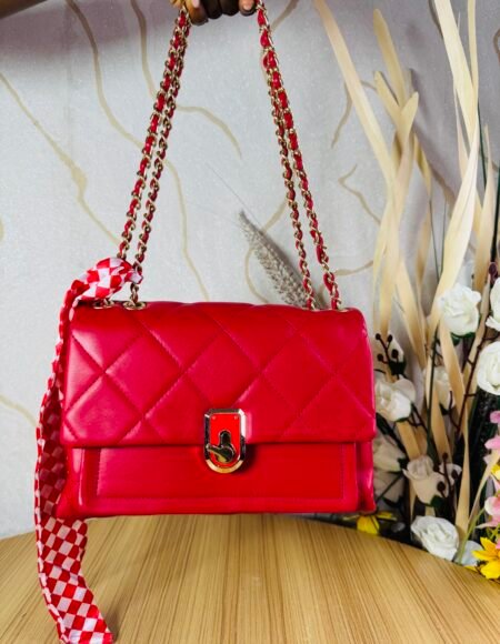 Red handbag with charm - medium